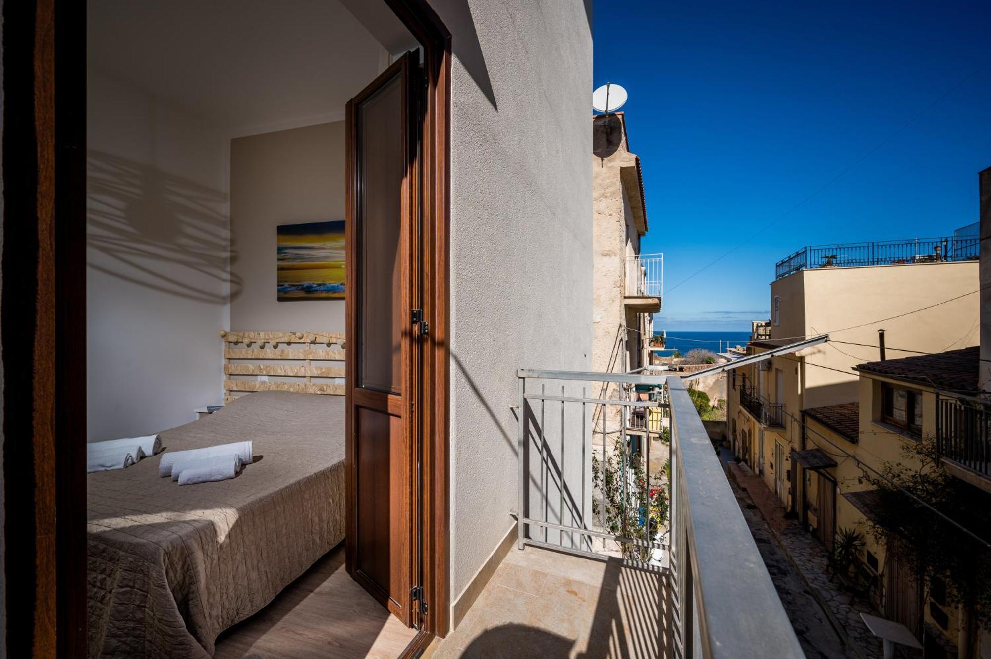 Casa Vacanza La Finestra Sul Porto Castellammare del Golfo Exteriör bild